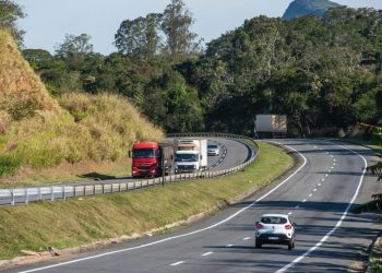 Gandini une forças   em Brasília para acelerar  obras no trecho   Norte da BR-101