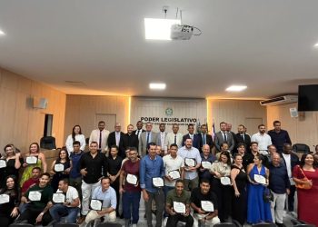 Vereadores homenageiam empreendedores em Pedro Canário
