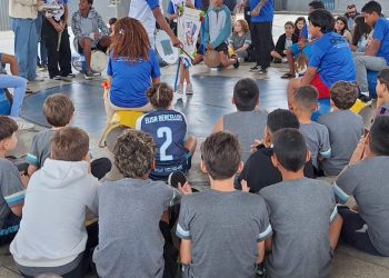 Congo Mirim da Abeca encanta estudantes