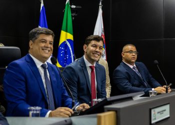 Prefeito Arnaldinho Borgo apresenta balanço da gestão e Plano de Cargos e Salários do Magistério em sessão ordinária
