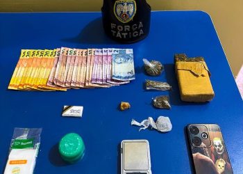 POLICIAIS DO 11º BPM CUMPREM MANDADO E APREENDEM DROGAS, BALANÇA E DINHEIRO EM ECOPORANGA