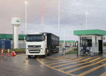 Superparadas para caminhoneiros na BR-101 terão gratuidade de 12 horas
