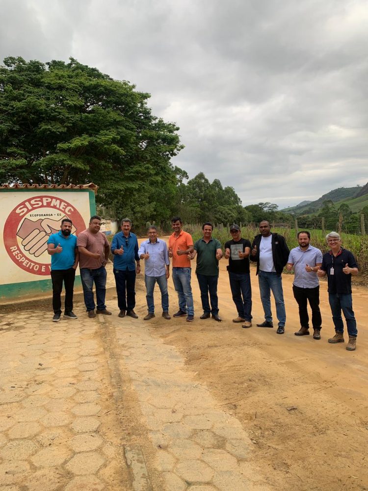 Prefeito Zé Luiz anuncia início imediato da obra de 2 km de calçamento na saída para Prata dos Baianos