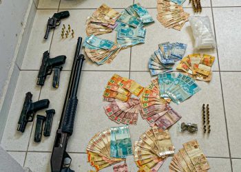 Cinco pessoas são presas e mais de R$ 11 mil são apreendidos durante operação conjunta em São Mateus