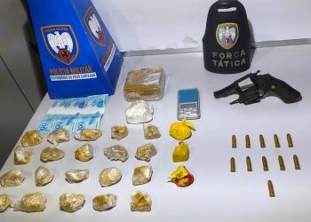 POLICIAIS DO 11º BPM PRENDEM SUSPEITO E APREENDEM MAIS DE UM QUILO DE CRACK E COCAÍNA NO BAIRRO COLINA
