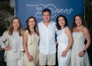 Sob a liderança da fundadora Lisalba Camargo, a gigante capixaba celebra três décadas de inovação na educação tecnológica nacional e projeta um 2026 de expansão e impacto social