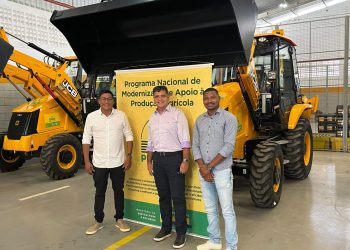 Pedro Canário celebra 42 anos de emancipação com entrega de máquina agrícola pelo MAPA Pedro Canário celebra 42 anos de emancipação com entrega de máquina agrícola pelo MAPA