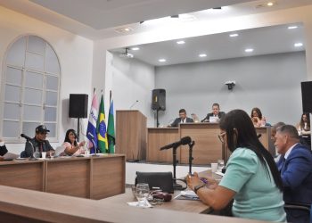 Câmara Municipal de São Mateus concede abono natalino de R$ 5 mil a servidores
