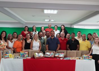 Prefeitura de Pinheiros anuncia doação de kits de material escolar e uniformes para alunos da Rede Municipal
