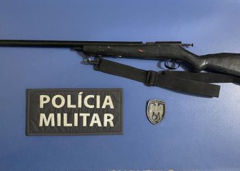 HOMEM É PRESO POR AMEAÇAR A PRÓPRIA MÃE E POSSE ILEGAL DE ARMA NO DISTRITO DE IMBURANA