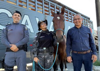 Cavalaria da PM retorna ao Carnaval de Guriri após 11 anos