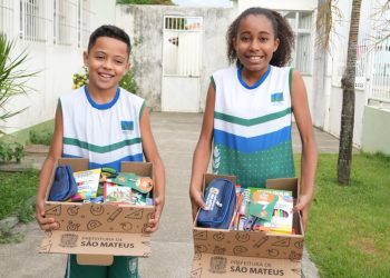 VOLTA ÀS AULAS: Prefeitura de São Mateus inicia entrega de kits escolares e novos uniformes 2026
