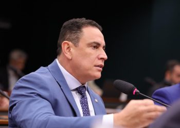 Deputado Da Vitória apresenta pacote contra feminicídio: pena para assassinos pode chegar a 50 anos