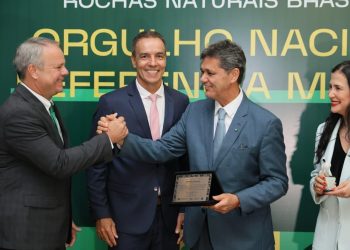 Ricardo Ferraço é homenageado em sessão solene da Câmara dos Deputados