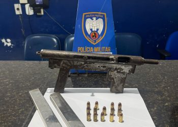 POLICIAIS DO 11º BPM APREENDEM ARMA DE FOGO APÓS DENÚNCIA DE DISPARO EM MANTENÓPOLIS POLICIAIS DO 11º BPM APREENDEM ARMA DE FOGO APÓS DENÚNCIA DE DISPARO EM MANTENÓPOLIS