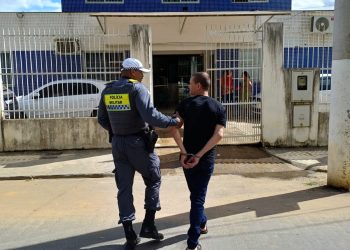 POLICIAIS DO 11º BPM CUMPREM MANDADO DE PRISÃO DE INDIVÍDUO COM EXTENSA FICHA CRIMINAL EM BARRA DE SÃO FRANCISCO