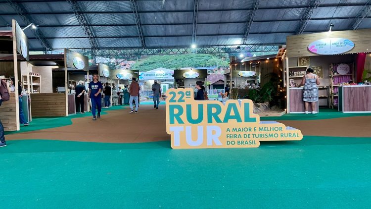 Comitiva de tropeiros percorre 165km de Conceição do Castelo a Santa Teresa para a Ruraltur, maior feira de turismo rural do Brasil