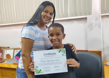 JOVEM É HOMENAGEADO COM CERTIFICADO DE RECONHECIMENTO APÓS ATO DE CORAGEM EM MONTANHA