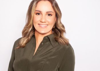 “Sou pré-candidata a deputada federal para continuar trabalhando pelo Espírito Santo, cuidando das pessoas”, diz Emanuela Pedroso