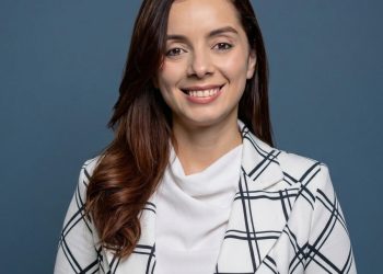 Brasileira é aprovada na Johns Hopkins University e lidera projeto que pode redefinir a educação inclusiva no país