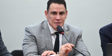 Da Vitória defende redução da maioridade penal: “Não dá para proteger jovens que cometem crimes bárbaros” Da Vitória defende redução da maioridade penal: “Não dá para proteger jovens que cometem crimes bárbaros”
