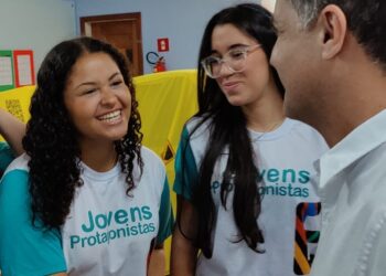 Projeto aprovado garante uniforme de graça para 200 mil alunos do ensino médio da rede estadual