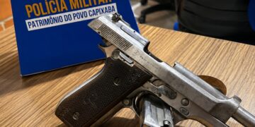 POLICIAIS DO 11º BPM APREENDEM PISTOLA COM NUMERAÇÃO SUPRIMIDA APÓS PERSEGUIÇÃO EM BARRA DE SÃO FRANCISCO