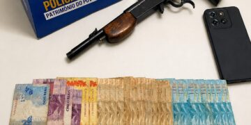 POLICIAIS DO 11º BPM APREENDEM ARMA DE FOGO DURANTE ATENDIMENTO A OCORRÊNCIA NA ZONA RURAL DE BARRA DE SÃO FRANCISCO POLICIAIS DO 11º BPM APREENDEM ARMA DE FOGO DURANTE ATENDIMENTO A OCORRÊNCIA NA ZONA RURAL DE BARRA DE SÃO FRANCISCO