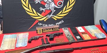 Polícia prende três e apreende quatro armas durante operação em Jaguaré Polícia prende três e apreende quatro armas durante operação em Jaguaré