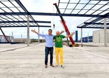 Governador Ricardo Ferraço visita obras da nova unidade da Havan em Vila Velha