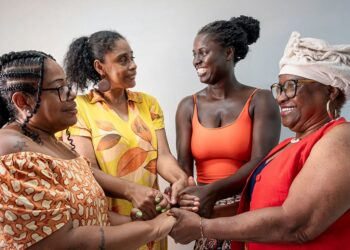 Exposição fotográfica itinerante do Atlas das Mulheres chega a Baixo Guandu