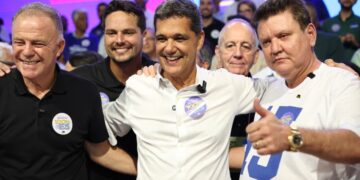 Aclamado por multidão, Ricardo é confirmado à reeleição destacando “Pacto com o Futuro”
