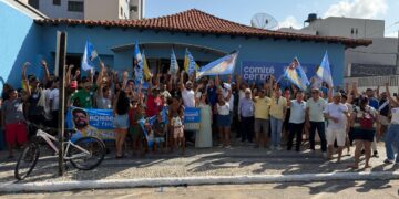 Roninho inaugura comitê de campanha em Linhares com apoio de centenas de pessoas Roninho inaugura comitê de campanha em Linhares com apoio de centenas de pessoas