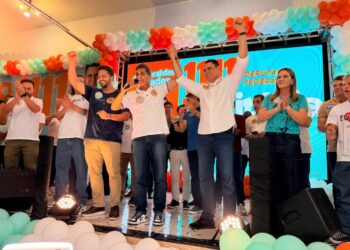Ricardo Ferraço, Camillo Neves, candidatos ao Senado e prefeitos declaram apoio à reeleição de Da Vitória