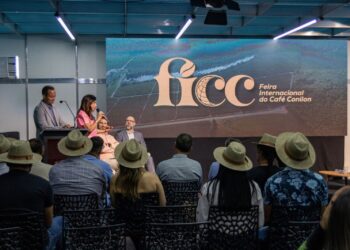 Comentarista e especialista em Segurança Internacional e Defesa Nacional José Luiz Niemeyer participa da FICC 2026 em painel sobre o futuro do agro capixaba Comentarista e especialista em Segurança Internacional e Defesa Nacional José Luiz Niemeyer participa da FICC 2026 em painel sobre o futuro do agro capixaba