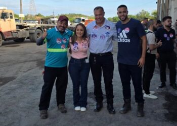 Associação dos Carreteiros Autônomos reúne mais de 200 caminhões em grande mobilização política em Vila Velha