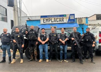 PCES e PMES apreendem armas, drogas e dinheiro durante operação em Vila Valério