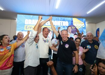Quase 2 mil pessoas lotam encontro de Dr. Victor em Vila Velha Quase 2 mil pessoas lotam encontro de Dr. Victor em Vila Velha