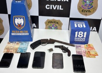 Operação Sentinela Isolada cumpre 11 mandados em Pinheiros, prende 4 e apreende armas, drogas e celulares Operação Sentinela Isolada cumpre 11 mandados em Pinheiros, prende 4 e apreende armas, drogas e celulares