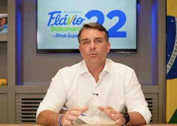Efeito Flávio derruba juro e país pode economizar R$ 66 bi com dívida…  Leia mais no texto original: (https://www.poder360.com.br/poder-economia/efeito-flavio-derruba-juro-e-pais-economiza-r-66-bilhoes-com-divida/) © 2026 Todos os direitos são reservados ao Poder360, conforme a Lei nº 9.610/98. A publicação, redistribuição, transmissão e reescrita sem autorização prévia são proibidas.